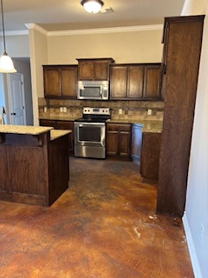 427 Dalton Ln - Photo 6 of 14