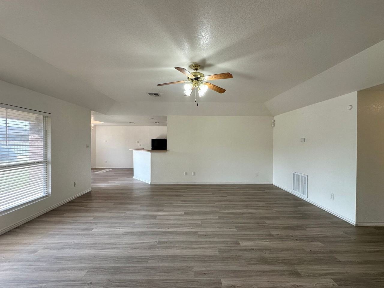 5309 Holster Dr - Photo 4 of 41