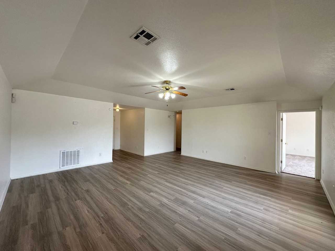 5309 Holster Dr - Photo 6 of 41