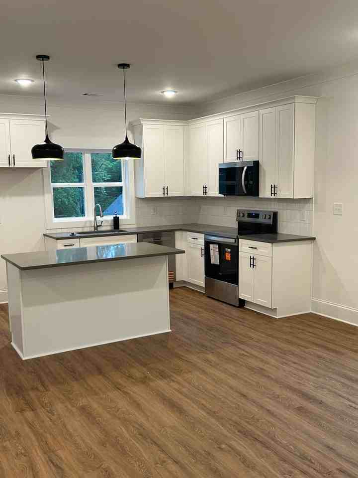 260 Griffeth St - Photo 6 of 19