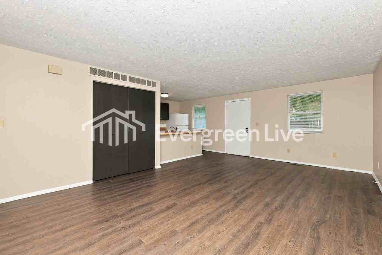 8109 Mount Washington Dr - Photo 3 of 15