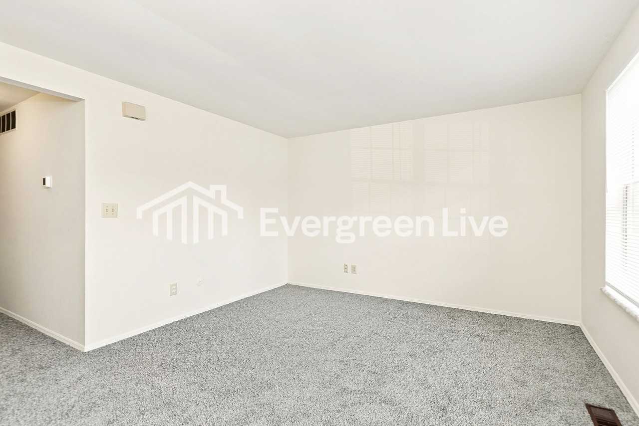8129 Mount Aetna St - Photo 2 of 15
