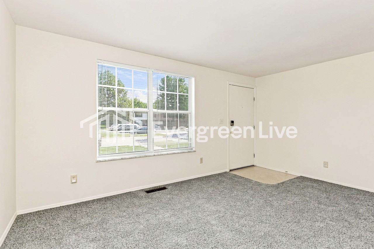 8129 Mount Aetna St - Photo 3 of 15