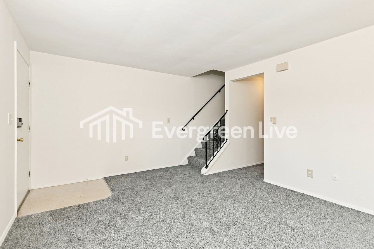 8129 Mount Aetna St - Photo 4 of 15