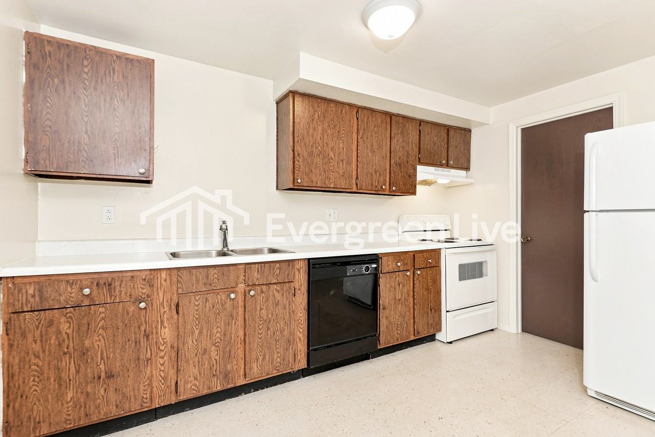8129 Mount Aetna St - Photo 7 of 15