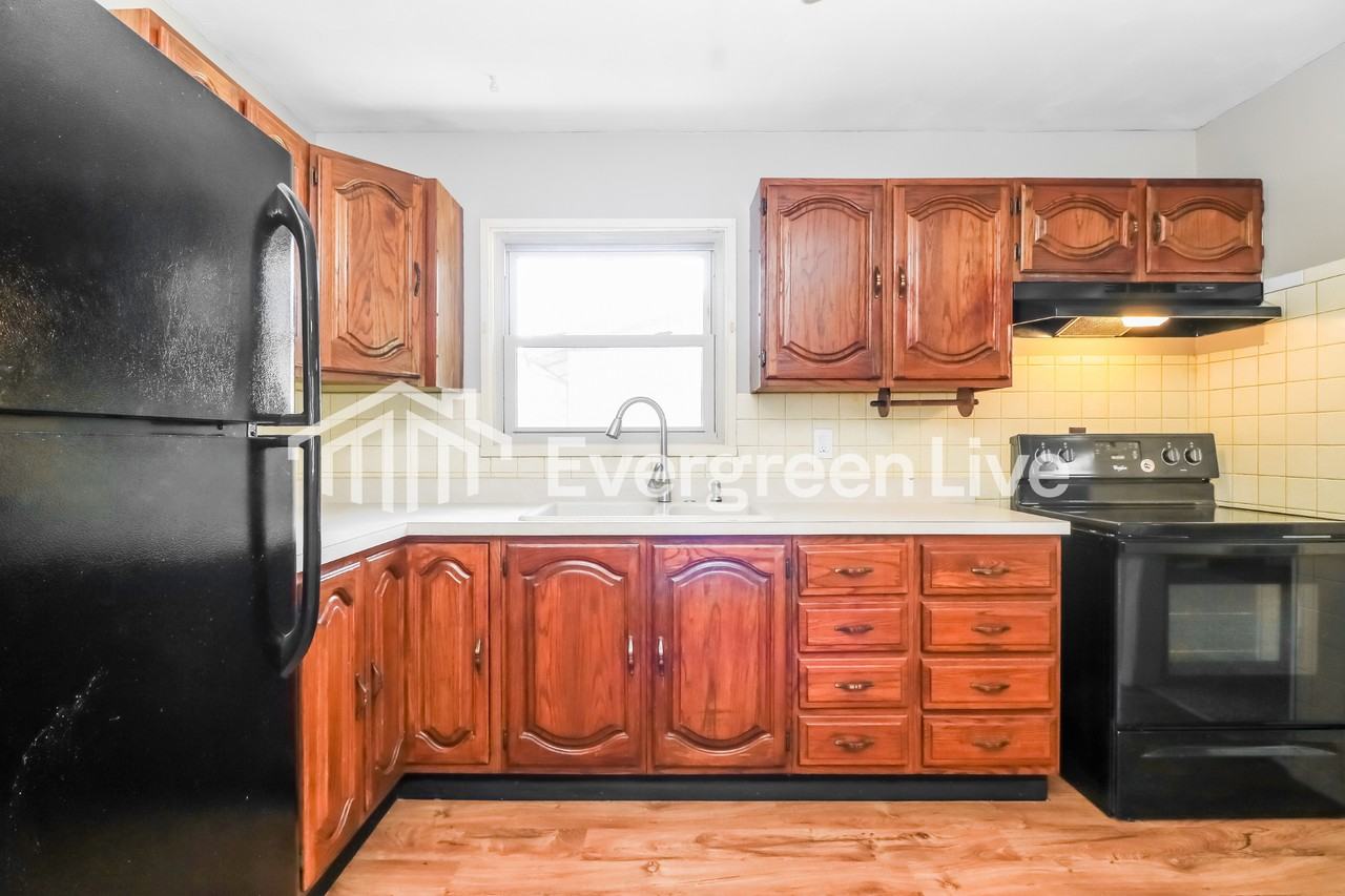 1705 Fernbrook Dr - Photo 6 of 15