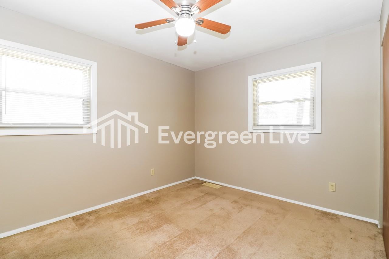 1705 Fernbrook Dr - Photo 7 of 15