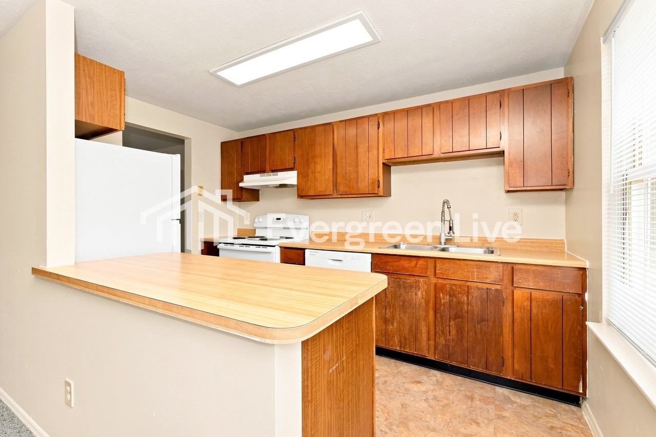 5738 Waynegate Rd - Photo 7 of 15