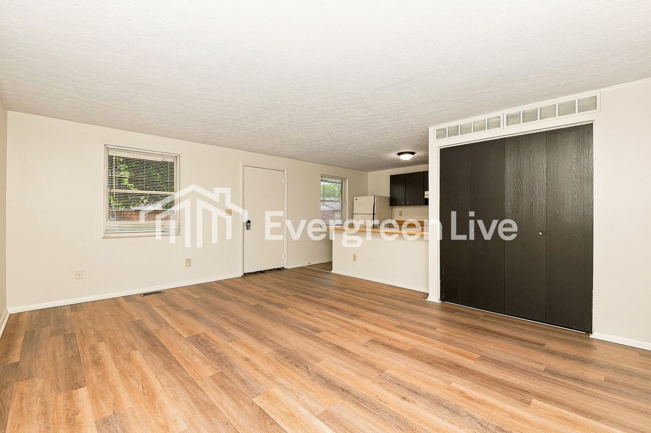 8127 Mount Charles Dr - Photo 2 of 15
