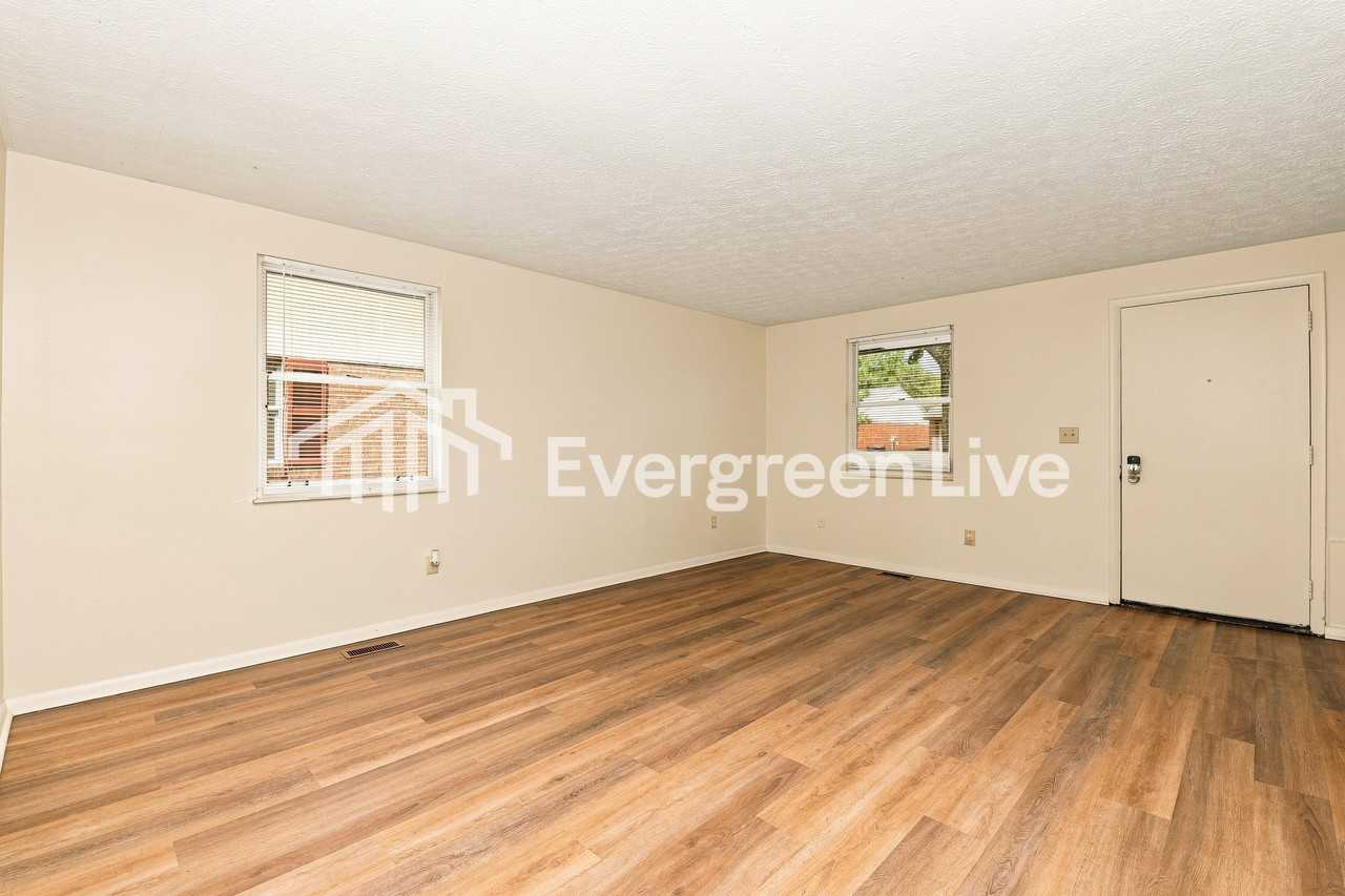 8127 Mount Charles Dr - Photo 3 of 15