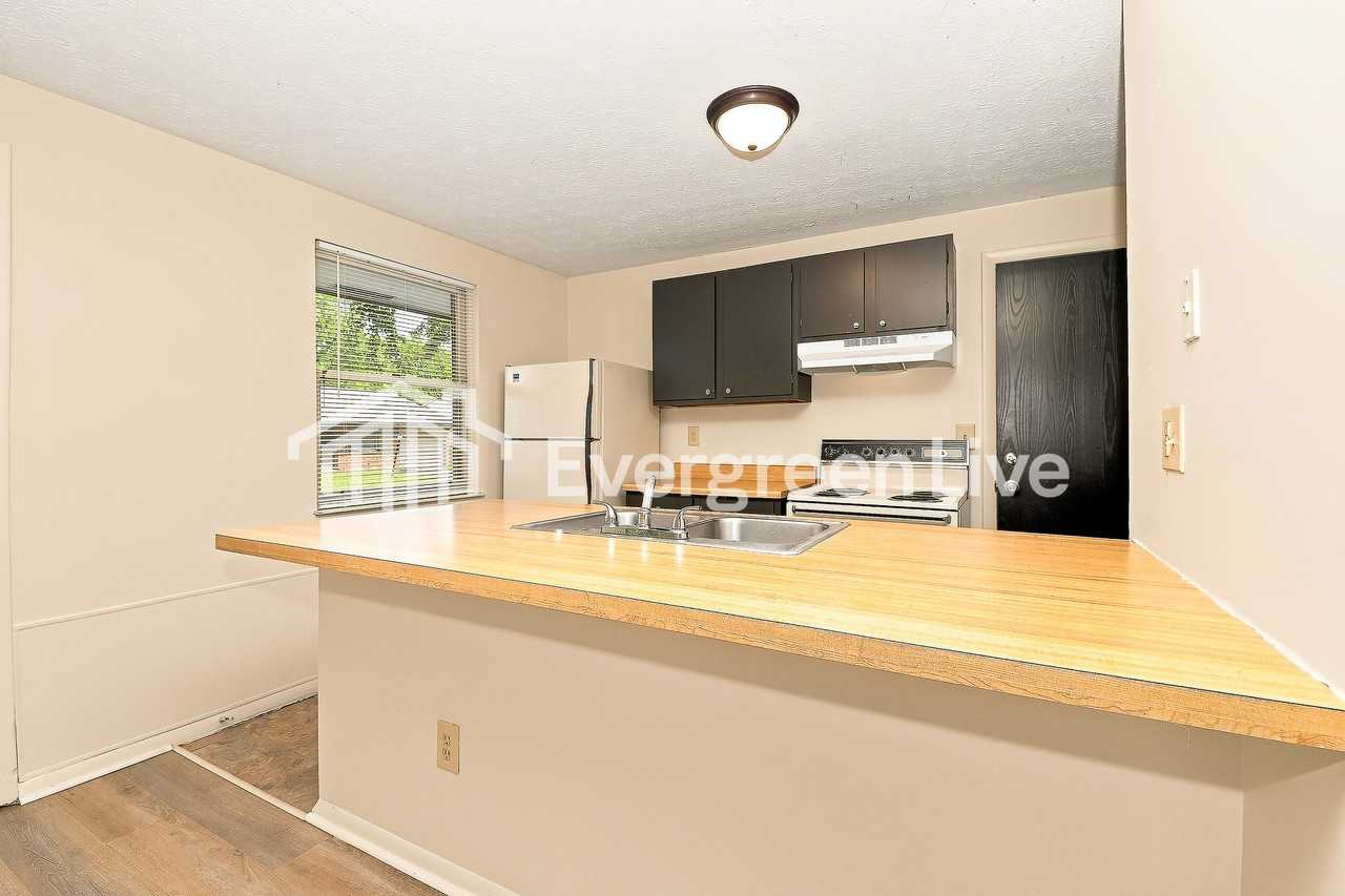 8127 Mount Charles Dr - Photo 7 of 15