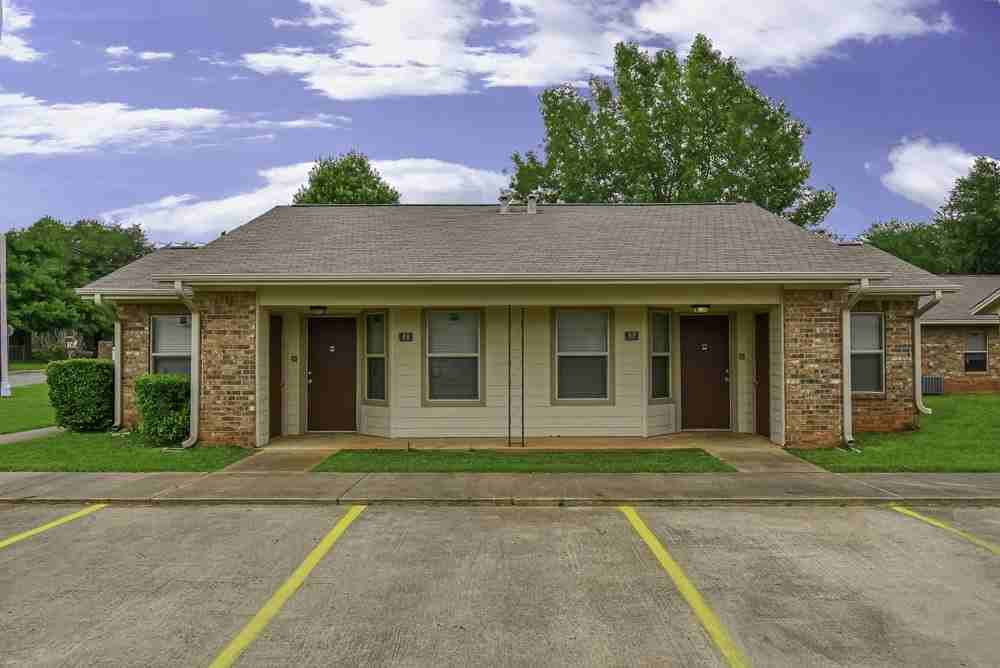 1308 Jacksonville Square Dr - Photo 3 of 10
