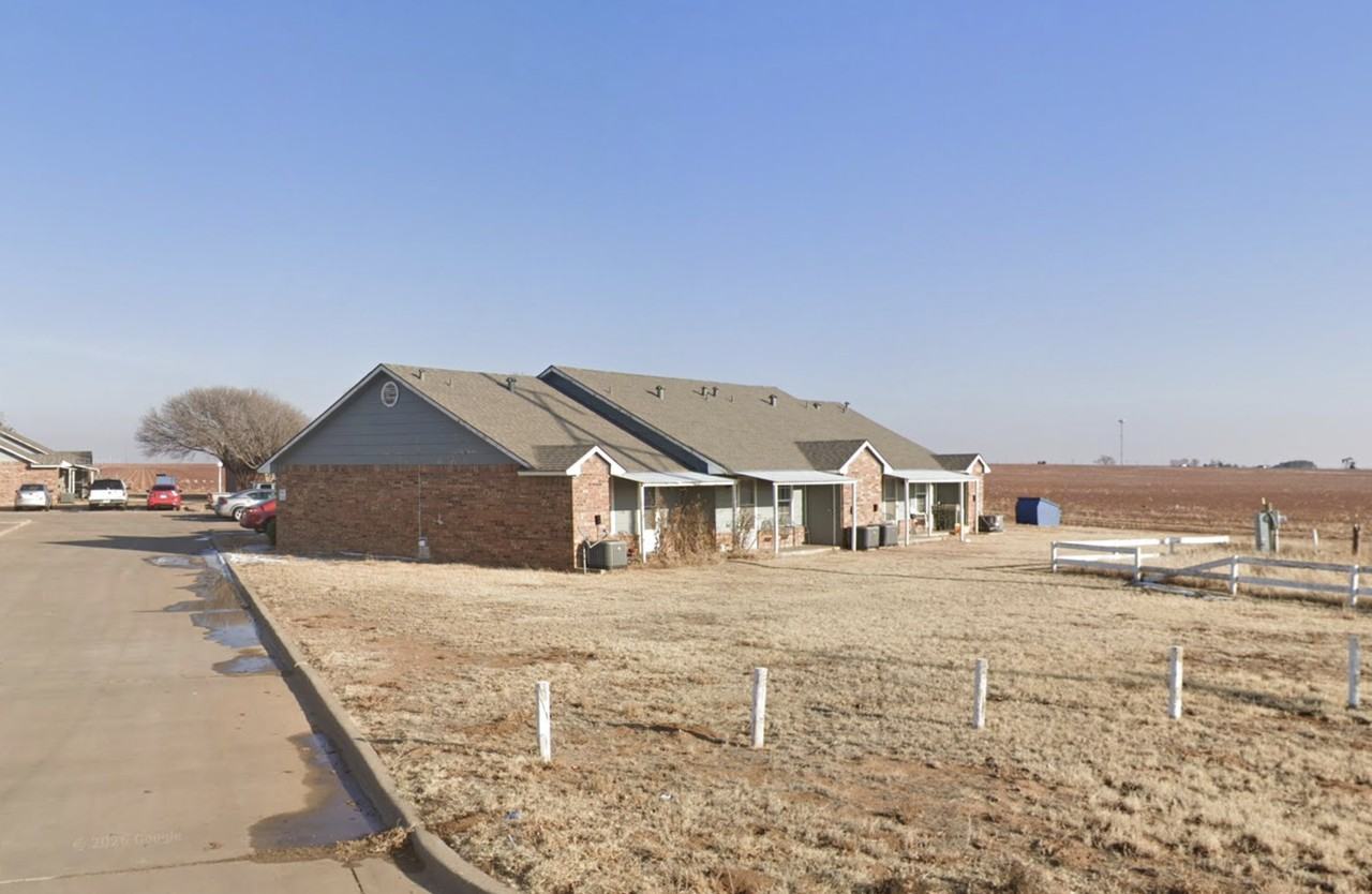 903 S Alamo Rd - Photo 2 of 6