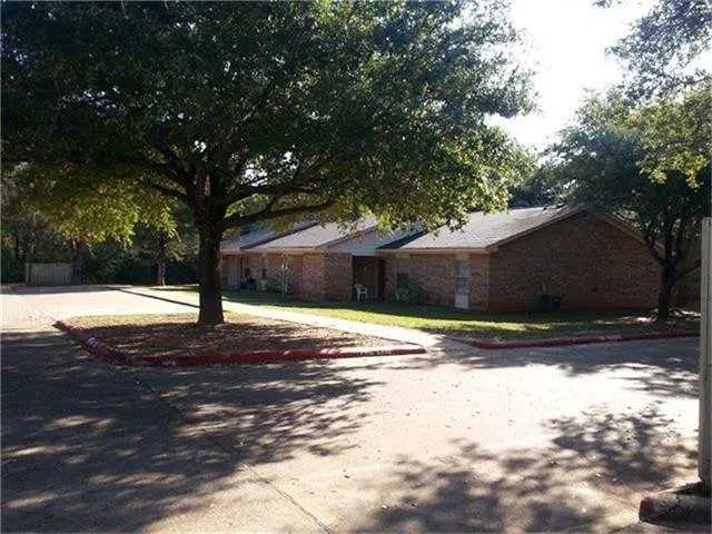1600 E Murchison St - Photo 3 of 8