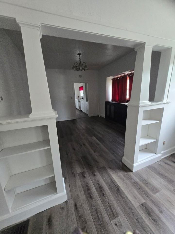 528 Church St - Photo 3 of 12
