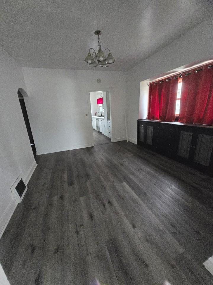 528 Church St - Photo 4 of 12