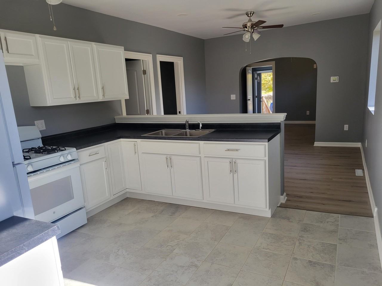 4738 Delaware St - Photo 5 of 14