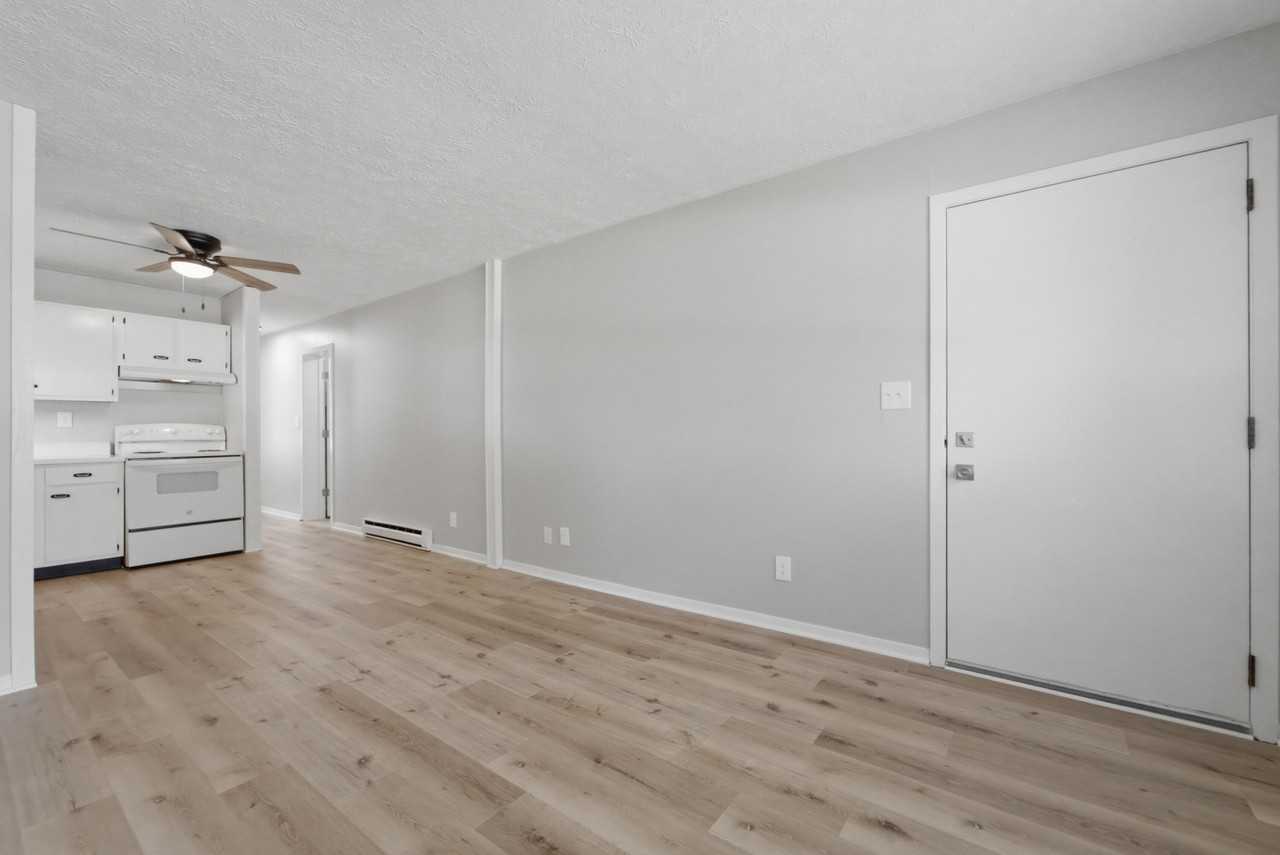 190 Sycamore Ct #191 - Photo 2 of 10