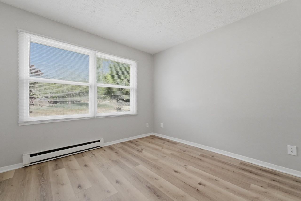 190 Sycamore Ct #191 - Photo 3 of 10