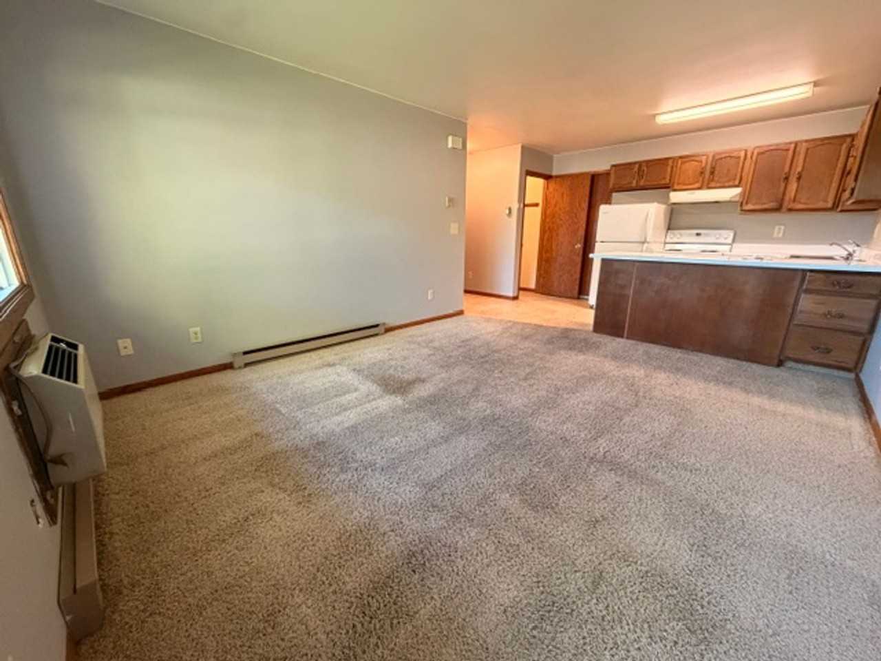 260 N. Front St - Photo 2 of 10