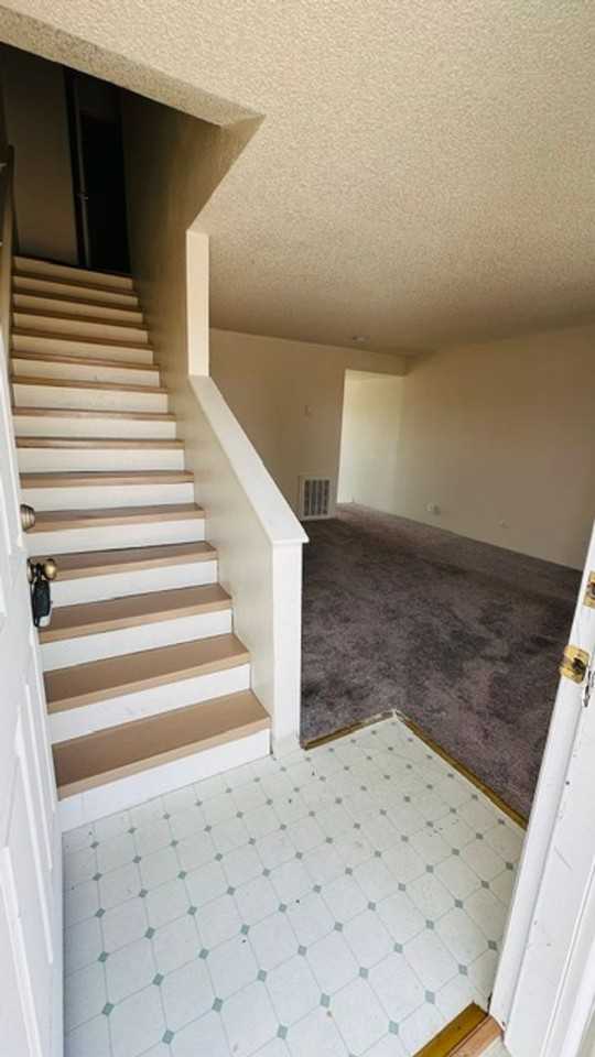 112 Skyline Dr Apt A - Photo 2 of 9