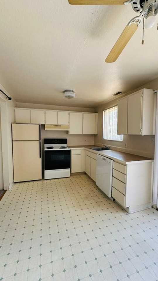 112 Skyline Dr Apt A - Photo 6 of 9
