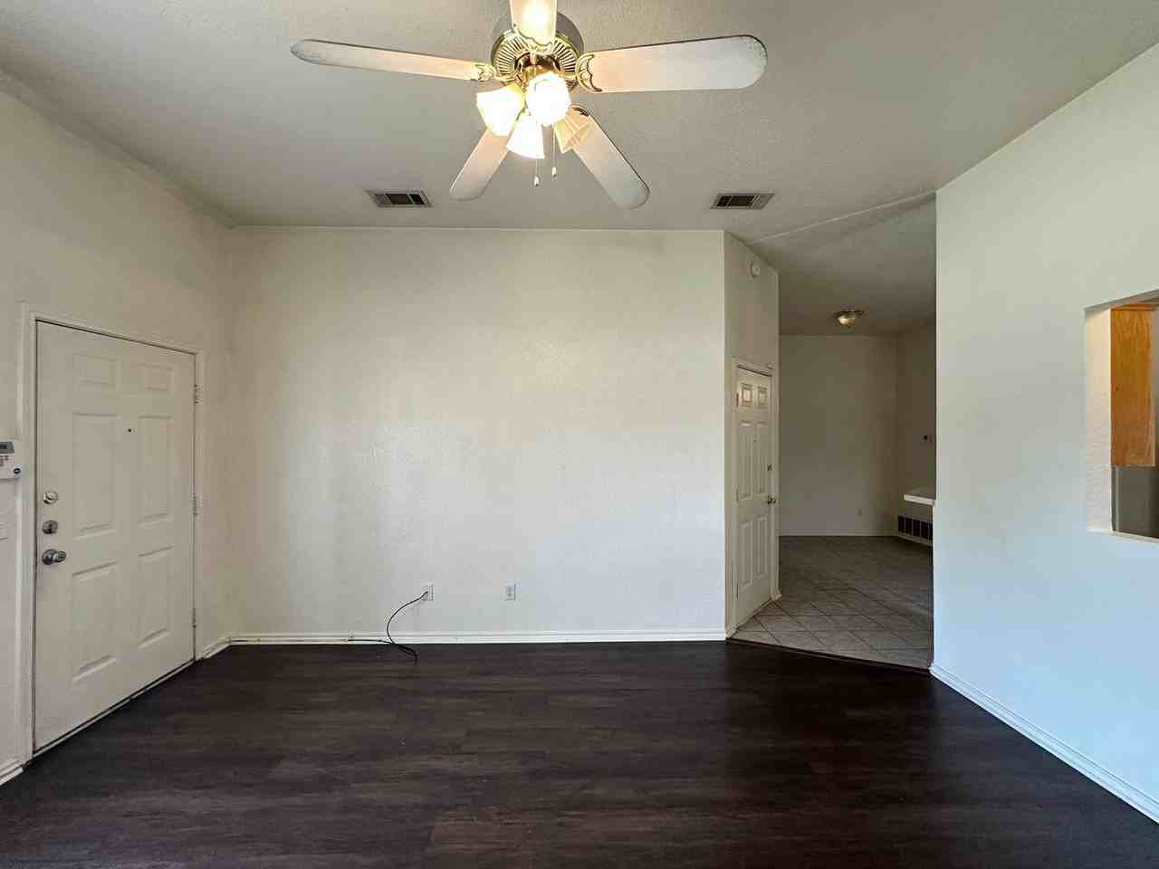 4102 Alan Kent Dr - Photo 4 of 35