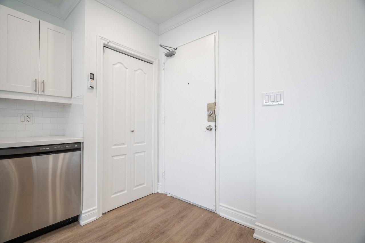 112 St Joseph'S Dr #203 - Photo 2 of 14