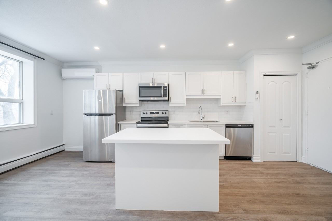 112 St Joseph'S Dr #203 - Photo 6 of 14
