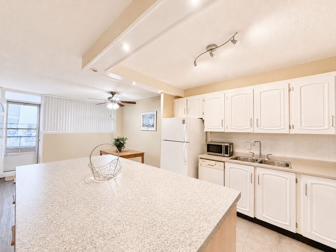 215 Glenridge Ave #509 - Photo 4 of 16