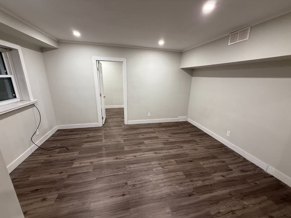 246 Wharncliffe Rd S #5 - Photo 6 of 11