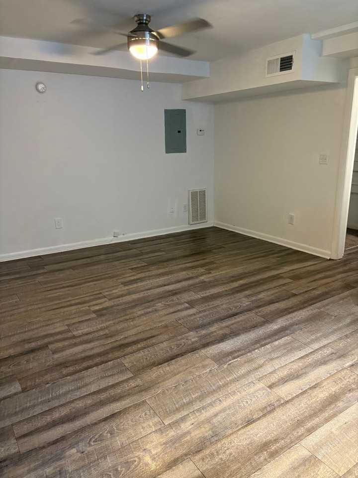 219-Hillcrest - Photo 3 of 6