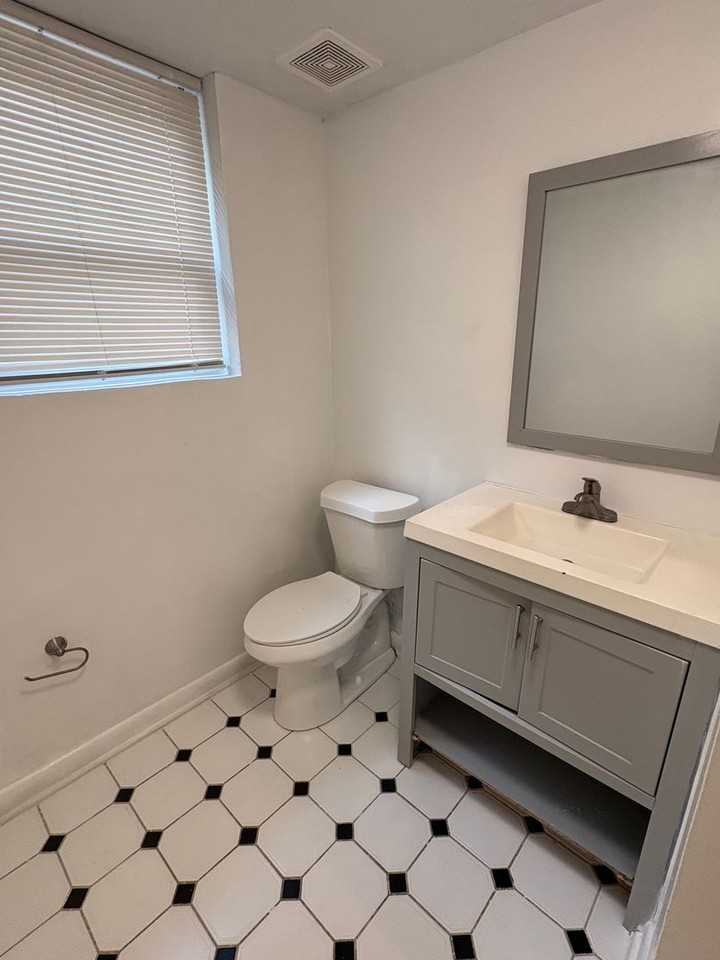 219-Hillcrest - Photo 5 of 6