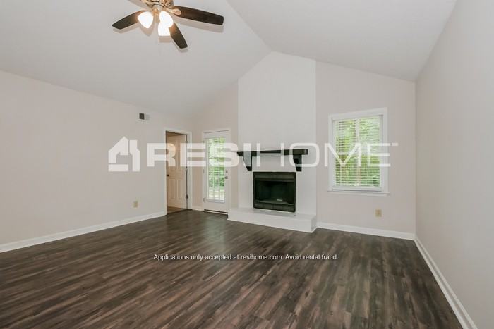 10 Homeport Dr - Photo 3 of 19