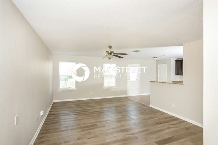 6138 Lakefront St - Photo 5 of 17