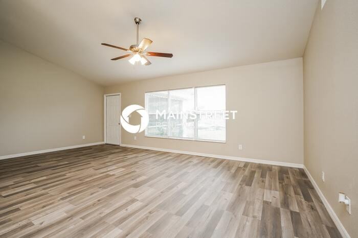 3748 Ne 15th Pl - Photo 2 of 16