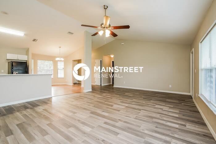 3748 Ne 15th Pl - Photo 3 of 16
