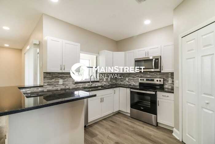 4510 6th St W - Photo 5 of 16
