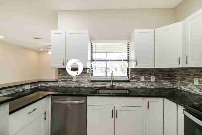 4510 6th St W - Photo 6 of 16