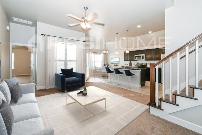 8161 Brighton Ave - Photo 4 of 17