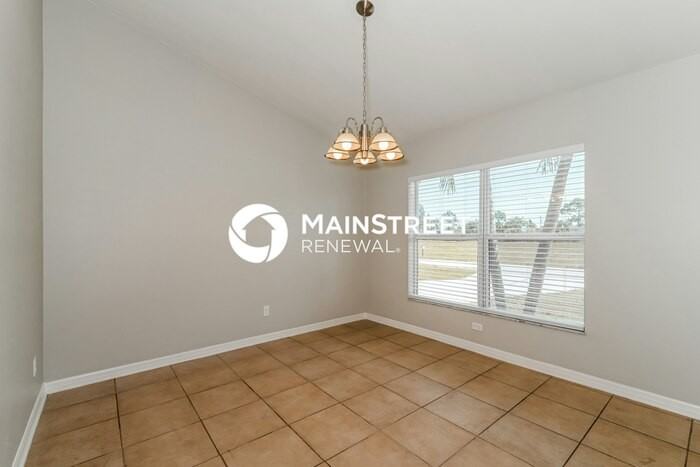 4304 Ne 20th Ct - Photo 4 of 16