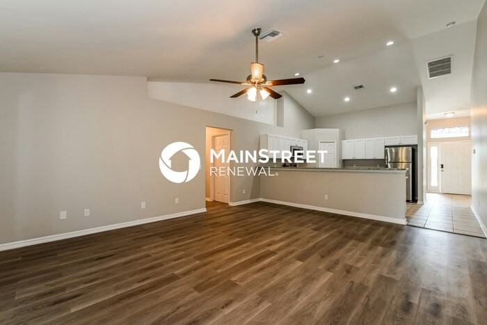 4304 Ne 20th Ct - Photo 7 of 16