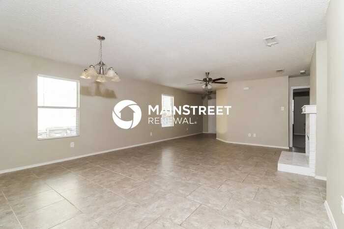 12136 Worchester Dr - Photo 4 of 16