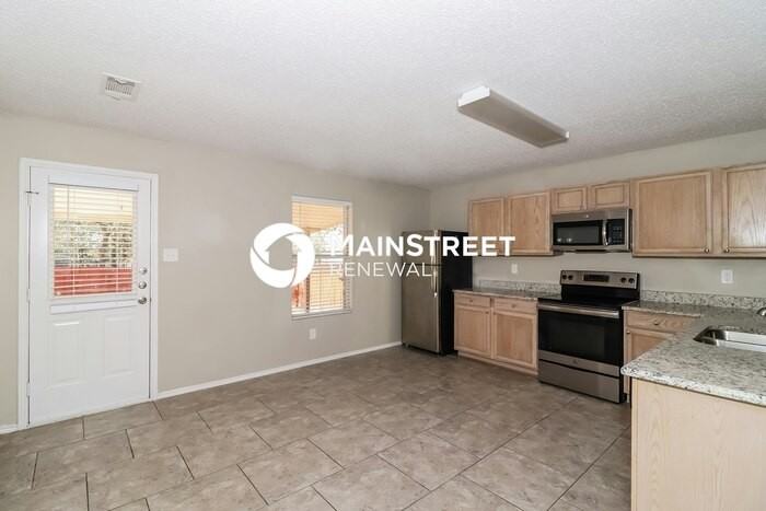 12136 Worchester Dr - Photo 5 of 16