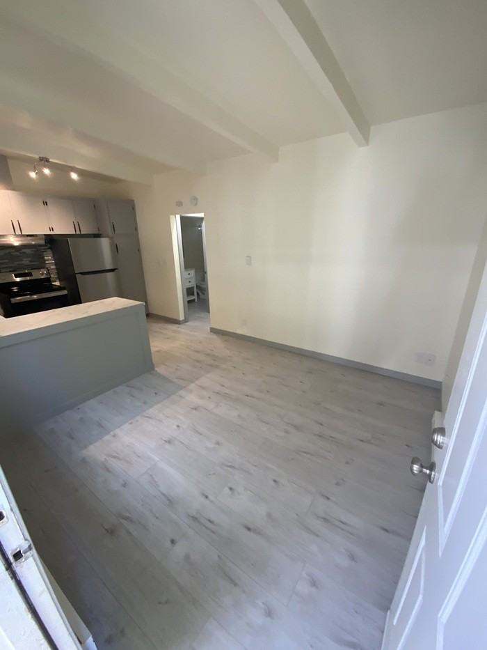415 165th St S #1 - Photo 4 of 12