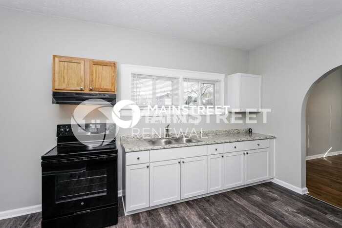 3923 Elliott Ave - Photo 6 of 17
