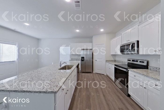 3474 Bridgewood Dr - Photo 6 of 24