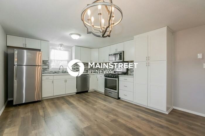 4400 Nw 50th St - Photo 4 of 17