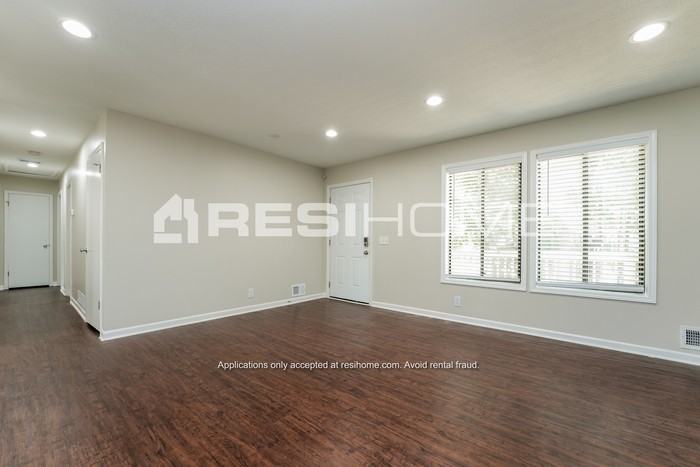 1763 Stag Dr Nw - Photo 2 of 20