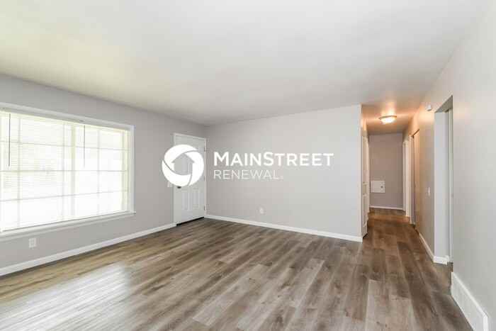 1308 Claudine Dr - Photo 4 of 16